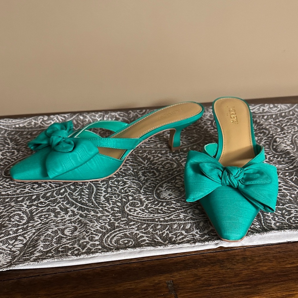J. Crew green bow kitten heel 8.5